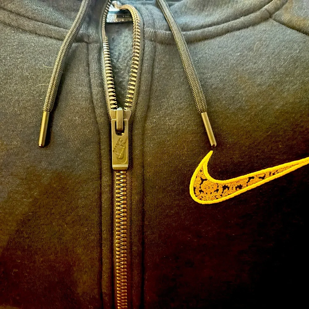 Nike Limited Edition Women's Black and Gold Half Zip Sweatshirt - Picture 2 of 4